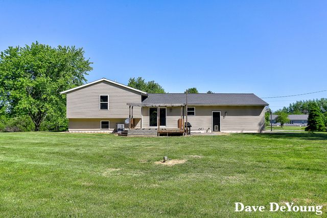 6756 119th Avenue, Fennville, MI 49408