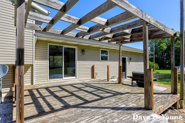 6756 119th Avenue, Fennville, MI 49408