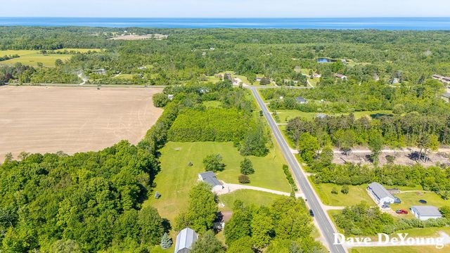 6756 119th Avenue, Fennville, MI 49408