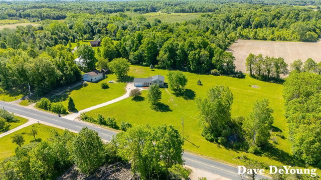 6756 119th Avenue, Fennville, MI 49408