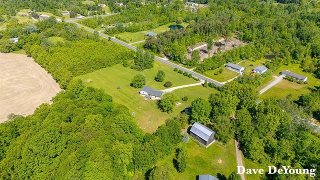 6756 119th Avenue, Fennville, MI 49408