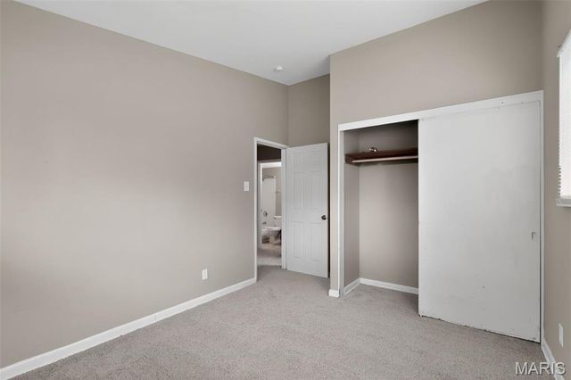 10836 Hallstead Drive, St Louis, MO 63136