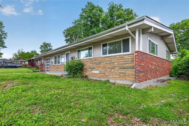 10836 Hallstead Drive, St Louis, MO 63136