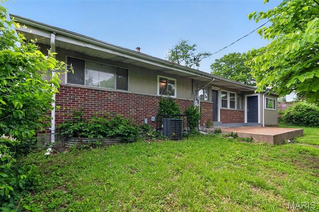 10836 Hallstead Drive, St Louis, MO 63136