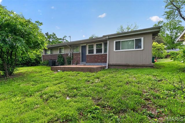 10836 Hallstead Drive, St Louis, MO 63136