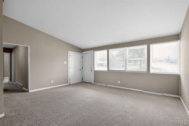 10836 Hallstead Drive, St Louis, MO 63136