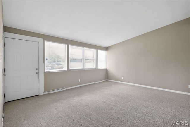 10836 Hallstead Drive, St Louis, MO 63136