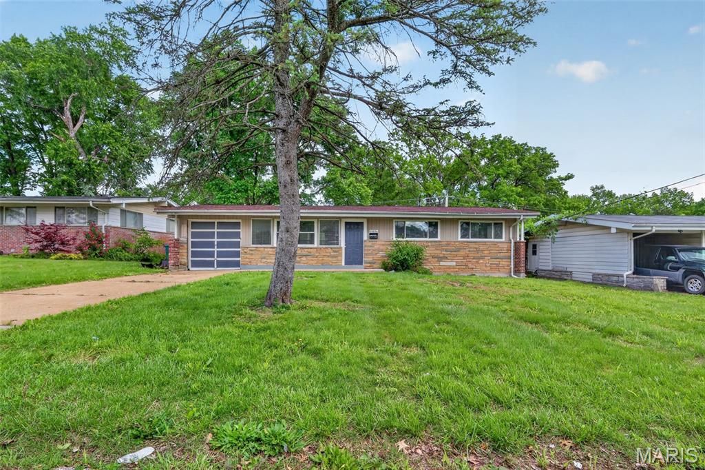10836 Hallstead Drive, St Louis, MO 63136