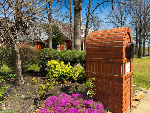 2114 Spring Hollow Drive, Jonesboro, AR 72404