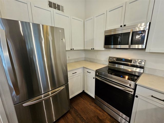 1872 Summit Avenue, Dallas, TX 75206