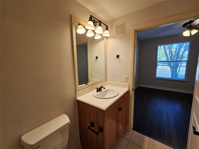 1872 Summit Avenue, Dallas, TX 75206