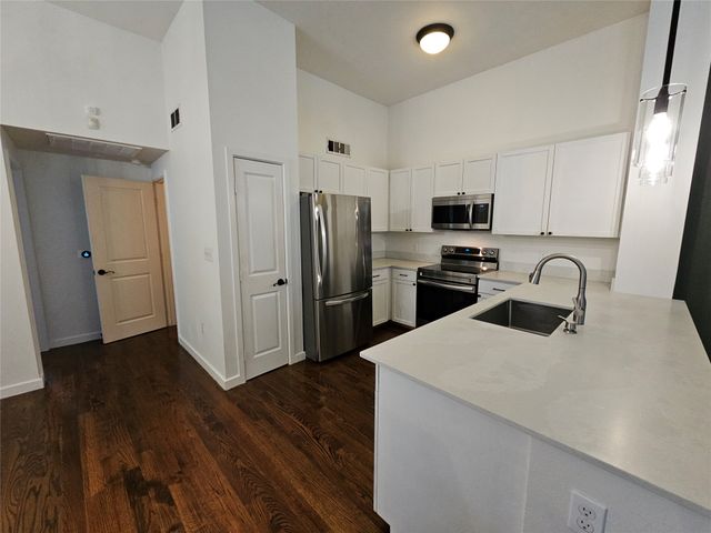 1872 Summit Avenue, Dallas, TX 75206
