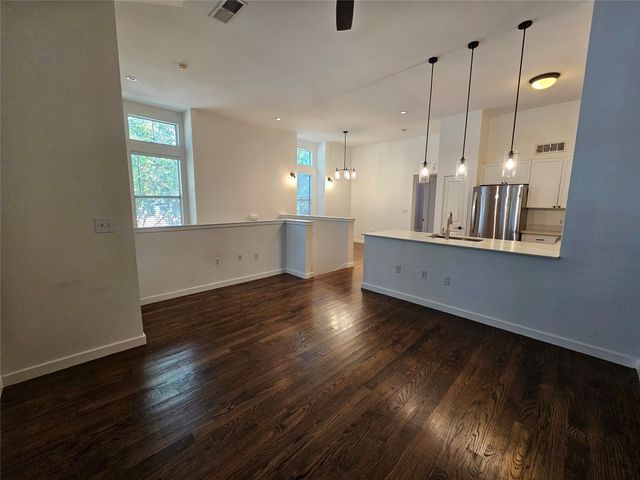 1872 Summit Avenue, Dallas, TX 75206