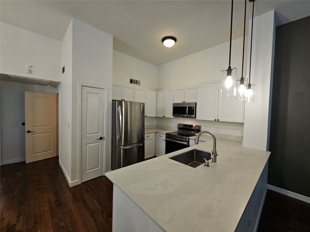 1872 Summit Avenue, Dallas, TX 75206