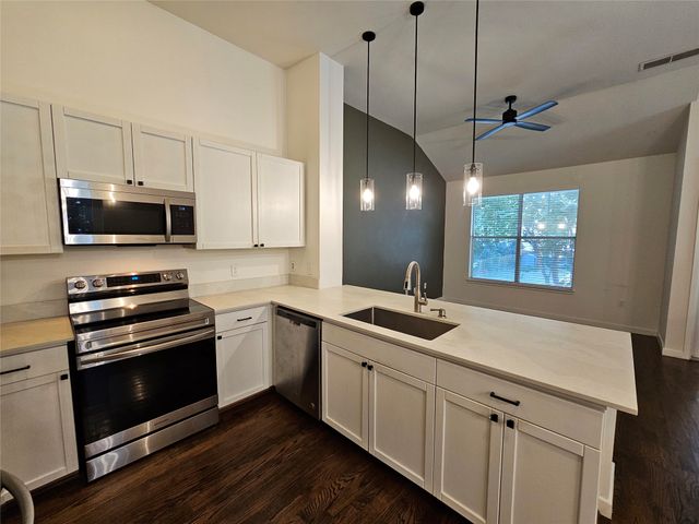 1872 Summit Avenue, Dallas, TX 75206