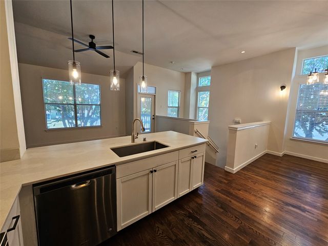 1872 Summit Avenue, Dallas, TX 75206
