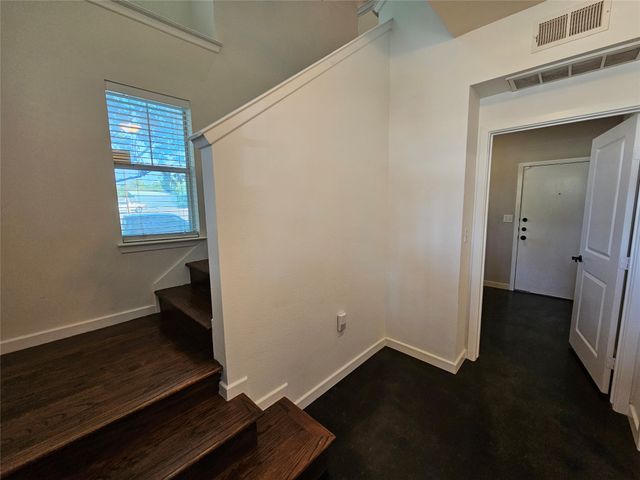 1872 Summit Avenue, Dallas, TX 75206