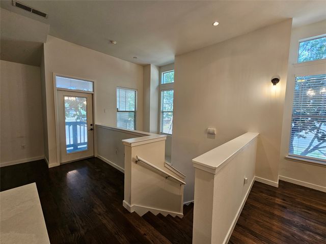 1872 Summit Avenue, Dallas, TX 75206