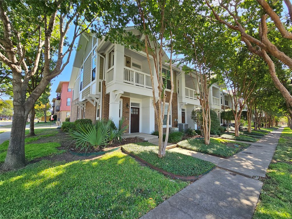 1872 Summit Avenue, Dallas, TX 75206