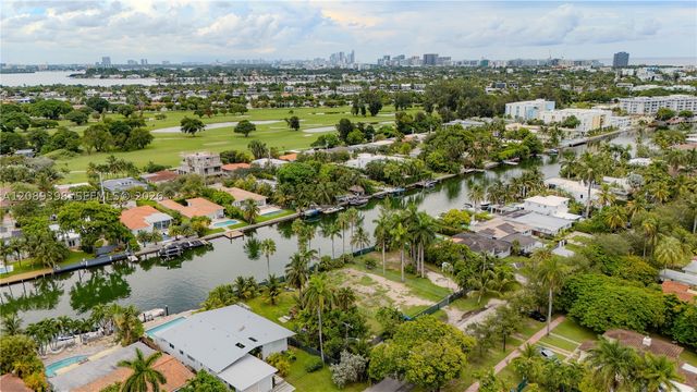 1415 Marseille Dr, Miami Beach, FL 33141