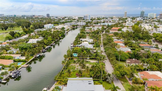 1415 Marseille Dr, Miami Beach, FL 33141