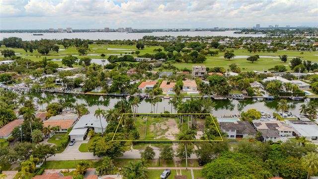 1415 Marseille Dr, Miami Beach, FL 33141