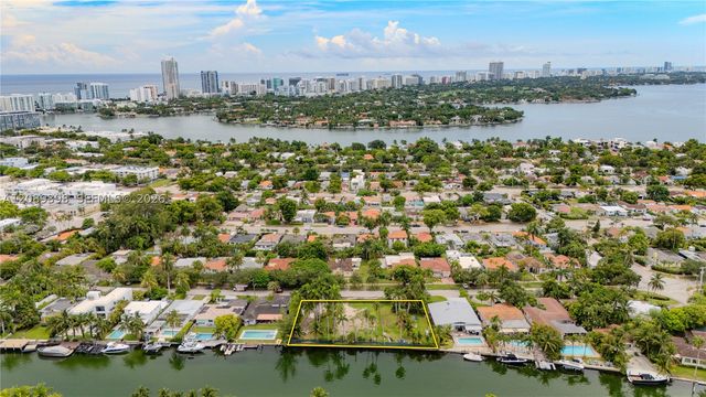 1415 Marseille Dr, Miami Beach, FL 33141