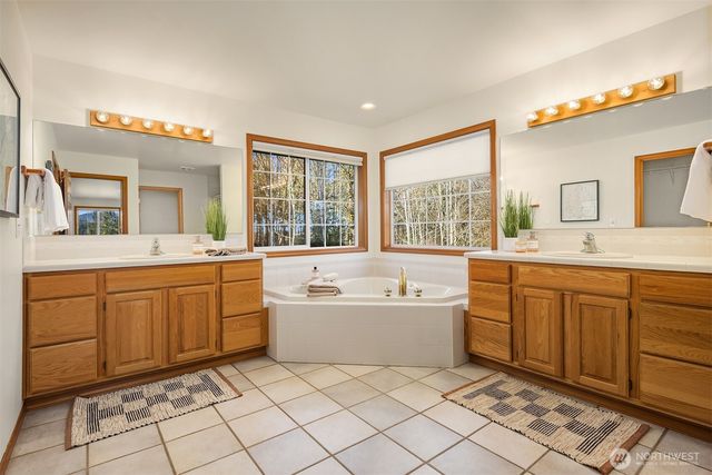 11007 W Lake Joy Drive NE, Carnation, WA 98014