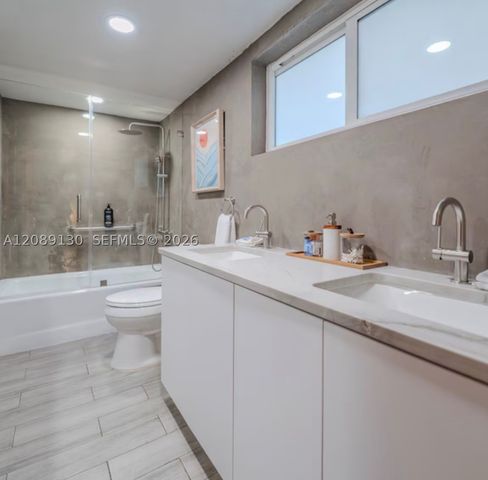 1321 NW 52nd St, Miami, FL 33142