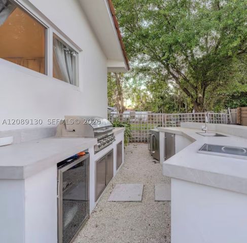 1321 NW 52nd St, Miami, FL 33142