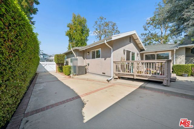 4942 Stern Avenue, Sherman Oaks, CA 91423