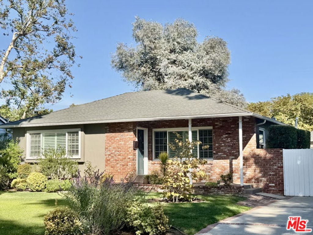 4942 Stern Avenue, Sherman Oaks, CA 91423