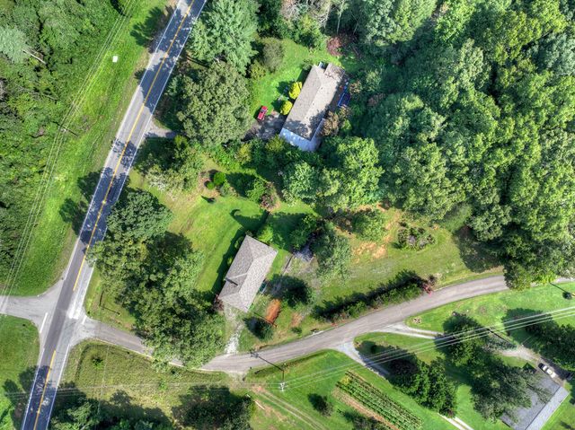 35 E Thomas Road, Blue Ridge, GA 30513