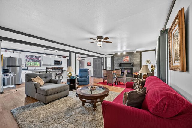 35 E Thomas Road, Blue Ridge, GA 30513