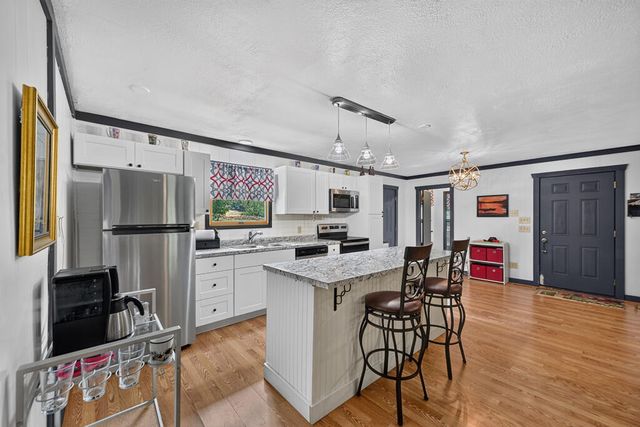 35 E Thomas Road, Blue Ridge, GA 30513