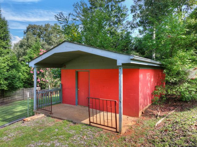 35 E Thomas Road, Blue Ridge, GA 30513