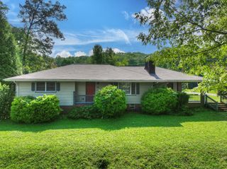 35 E Thomas Road, Blue Ridge, GA 30513
