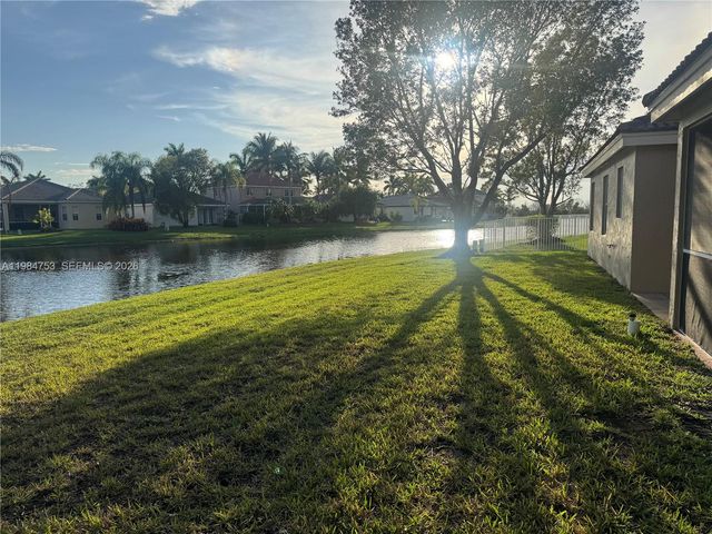1918 Andromeda Ln 1918, Weston, FL 33327