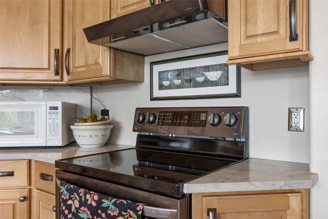 936 Willow Ln, Lisbon, IA 52253