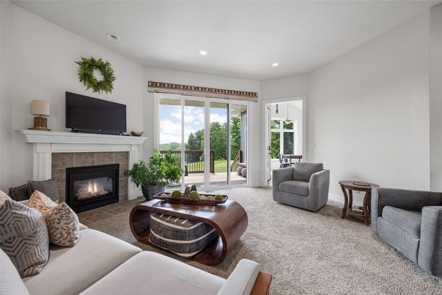 936 Willow Ln, Lisbon, IA 52253