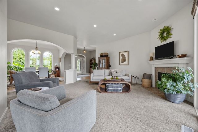 936 Willow Ln, Lisbon, IA 52253