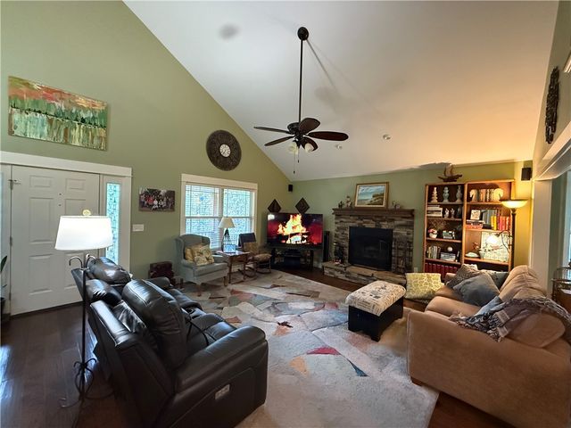 200 Alaskan Trail, Russellville, AR 72802