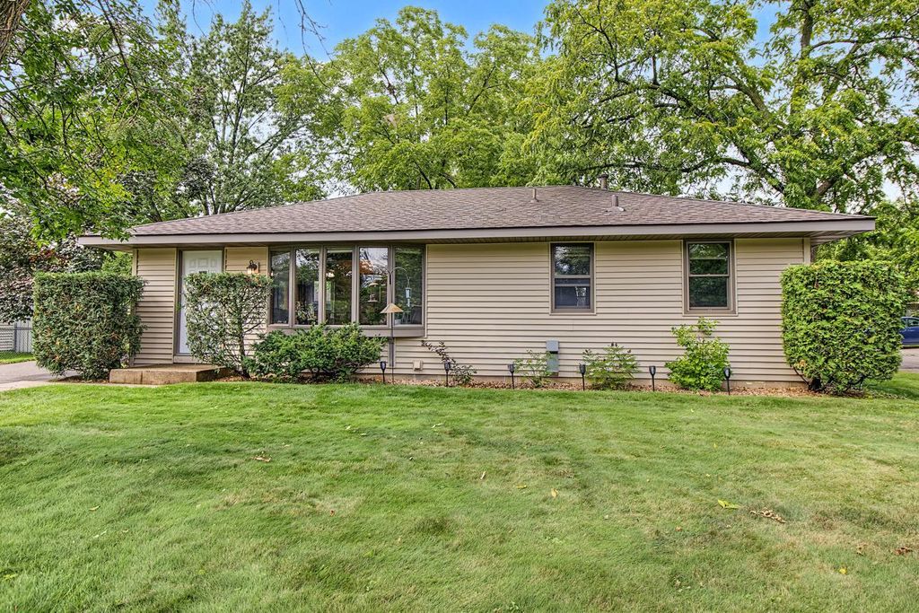 10524 7th Street NE, Blaine, MN 55434 — photo 2