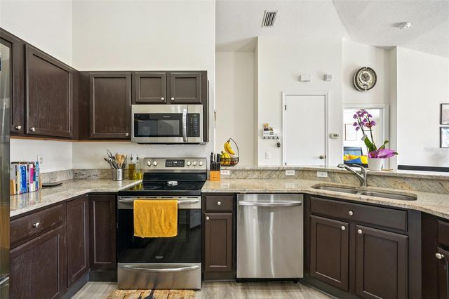 623 52ND AVENUE N, St Petersburg, FL 33703