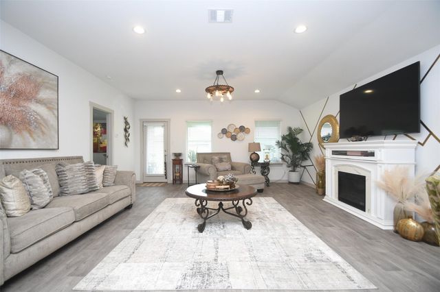 7723 Golden Rubia Lane, Rosharon, TX 77583