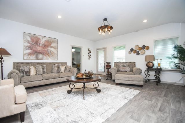 7723 Golden Rubia Lane, Rosharon, TX 77583