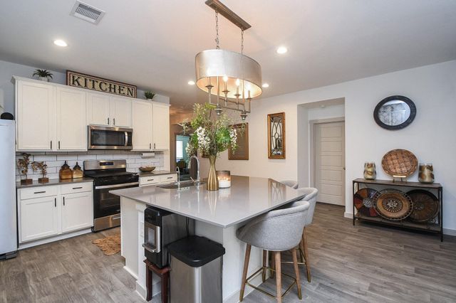 7723 Golden Rubia Lane, Rosharon, TX 77583