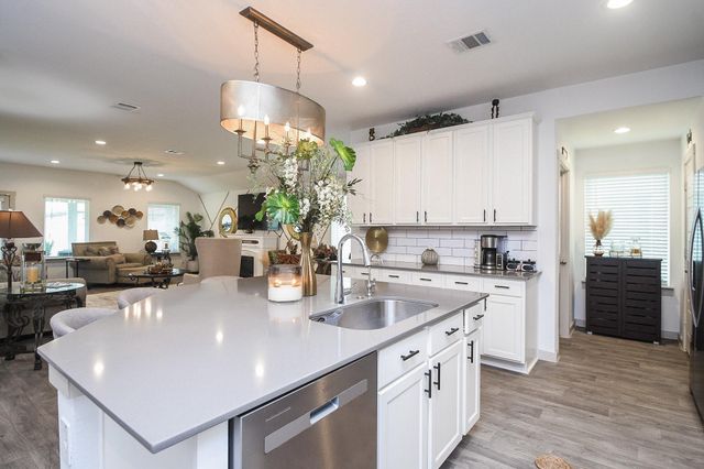 7723 Golden Rubia Lane, Rosharon, TX 77583