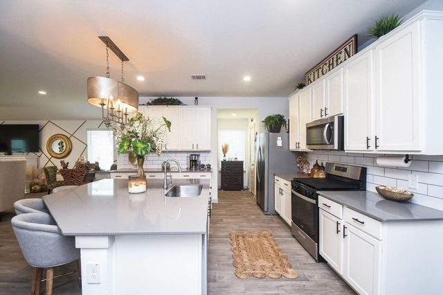 7723 Golden Rubia Lane, Rosharon, TX 77583