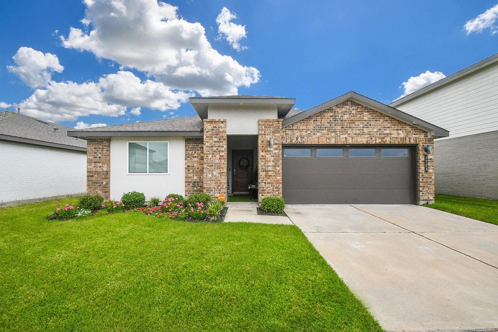 7723 Golden Rubia Lane, Rosharon, TX 77583